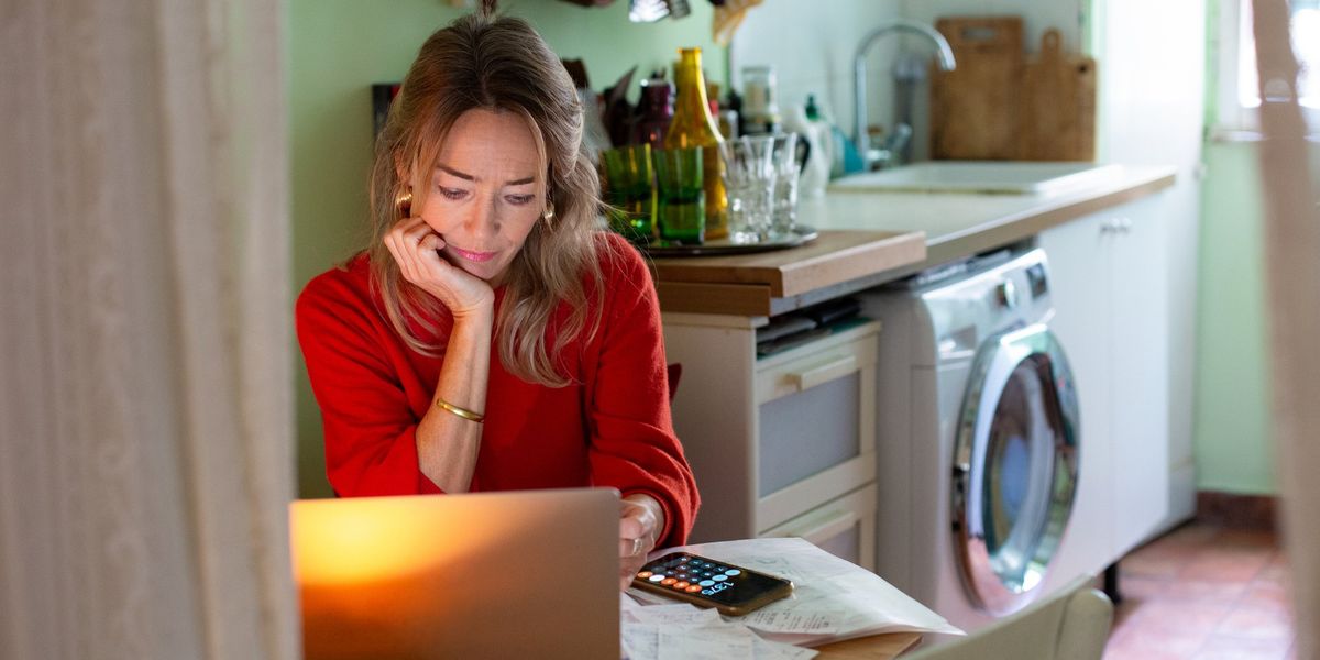 HMRC warning as self-employed workers face £200 fines under new tax rules HMRC warning as self-employed workers face £200 fines under new tax rules