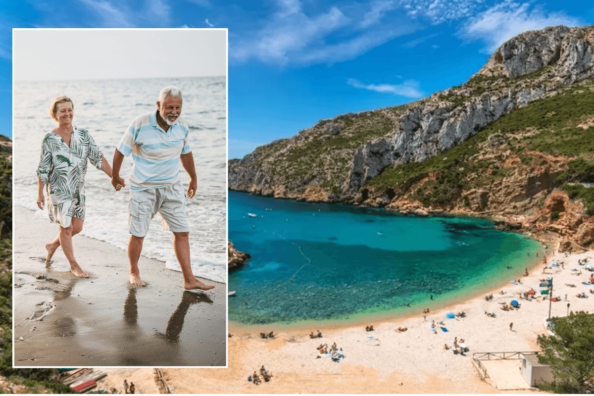 Senior couple walking on beach / Valencia beach
