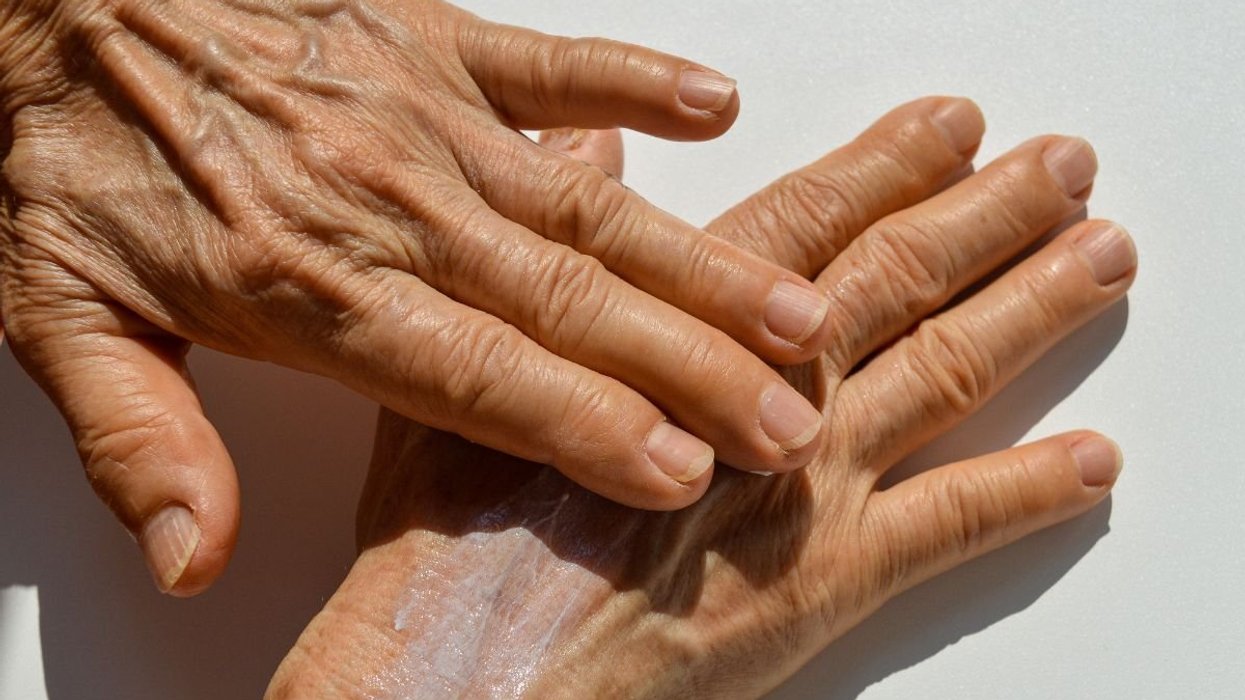 SENIOR WOMAN'S HANDS