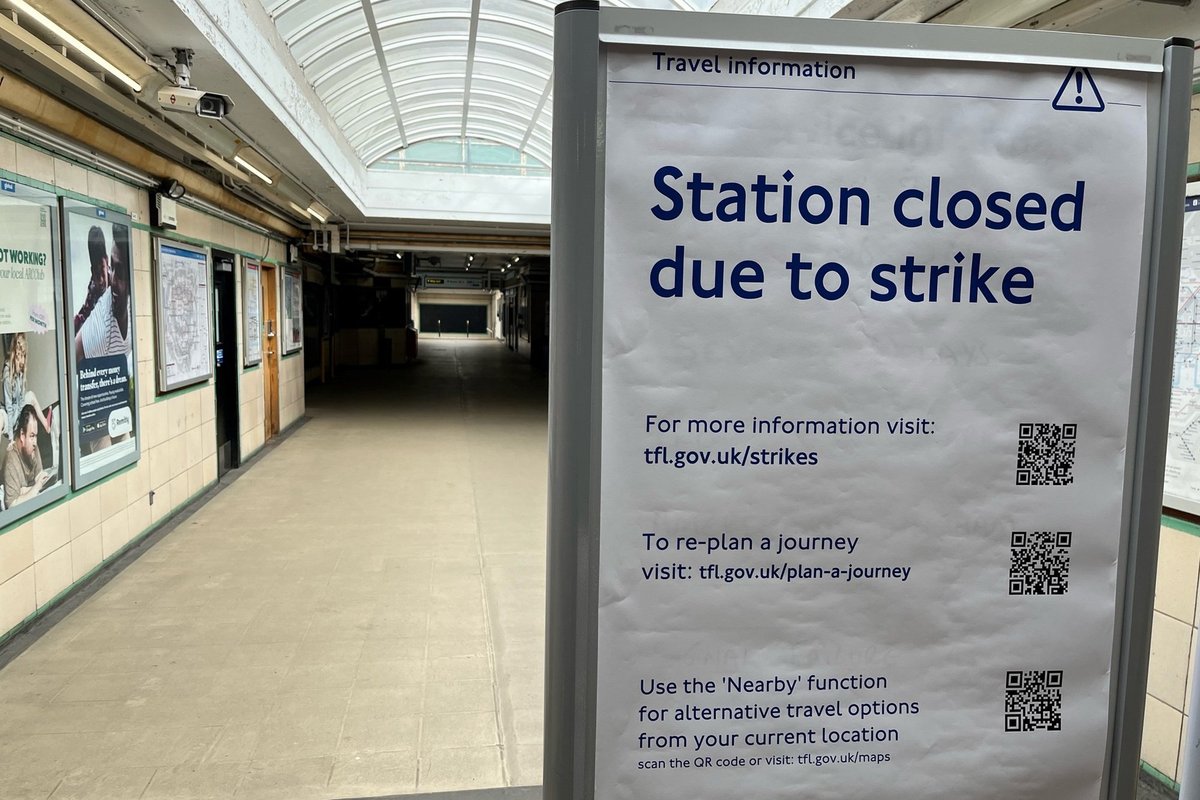 Service lines shut on the London Underground