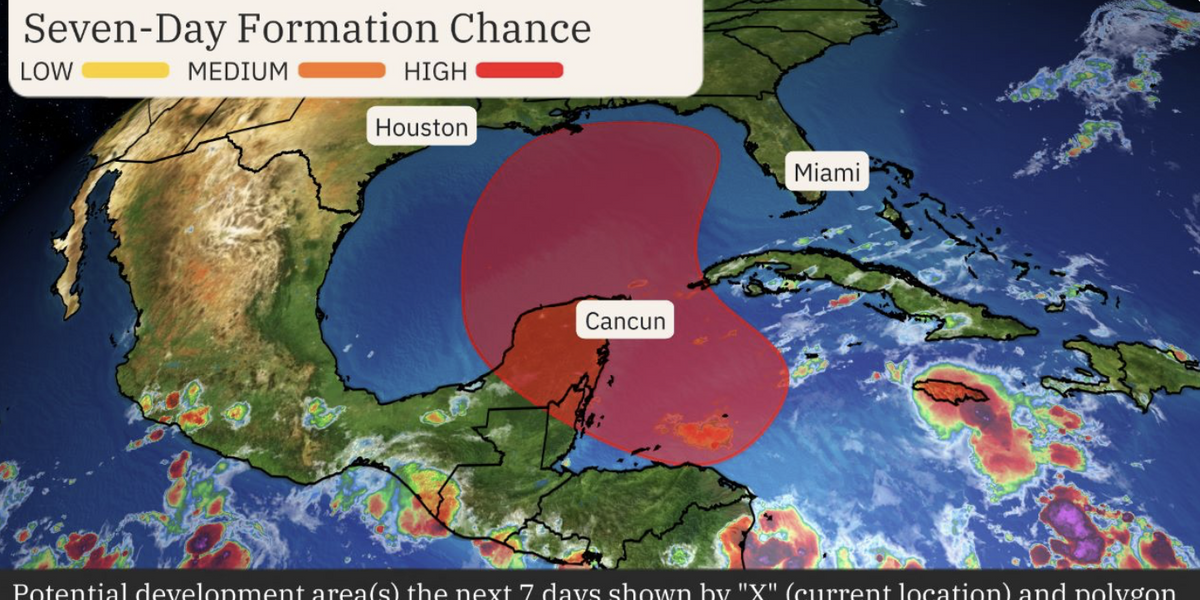 NextImg:US weather: Serious hurricane 'on the doorstep' as America braces for 'mega storm'