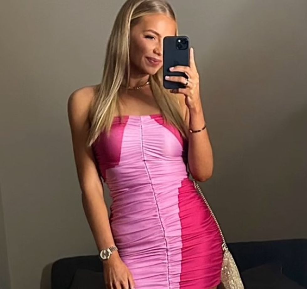SHANNON MITCHELL posing