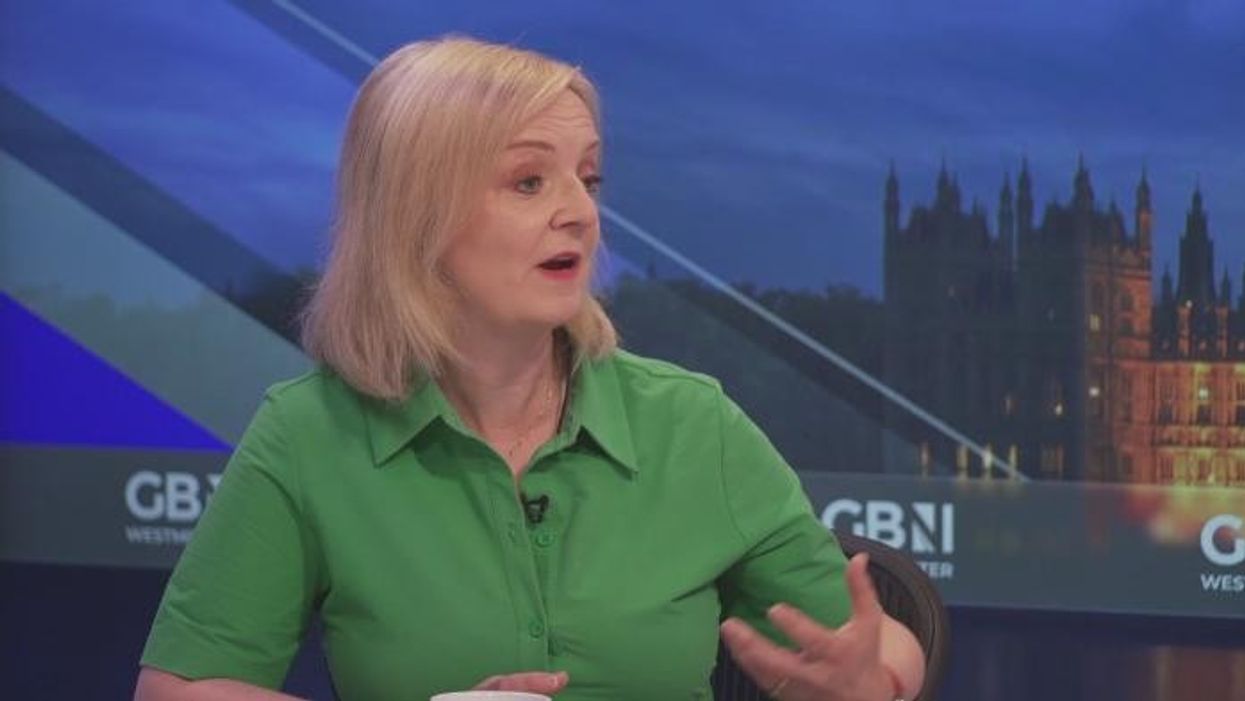 'She wants to make no decisions about the economy!' Liz Truss ATTACKS Rachel Reeves's plan to give bureaucrats more power