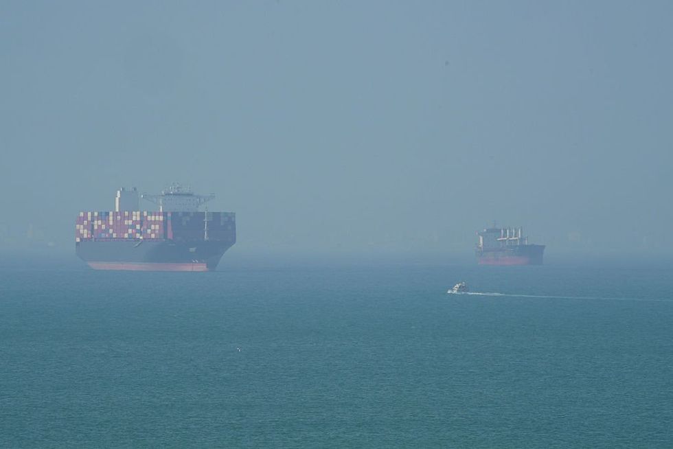 navios no Estreito de Ormuz