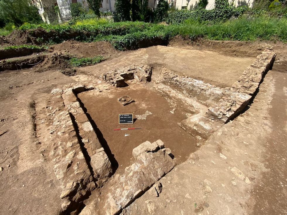 Shrine discovered next to ancient Roman pool