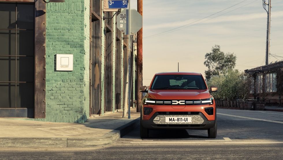 Side shot of Dacia Spring