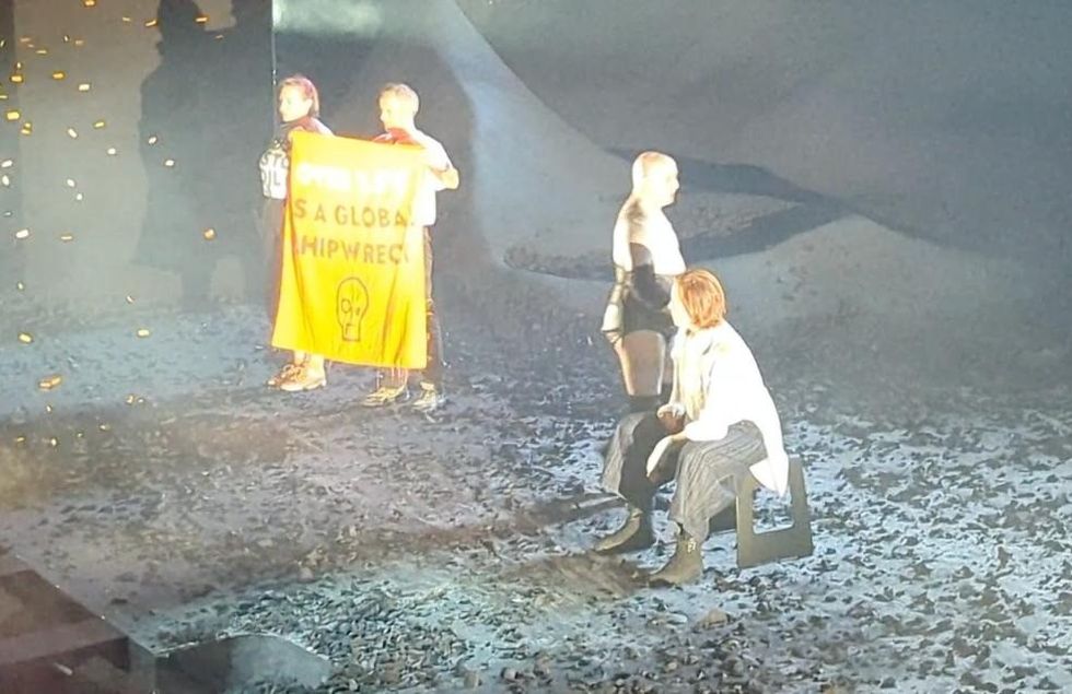 Sigourney Weaver walked off stage after the pair invaded\u200b