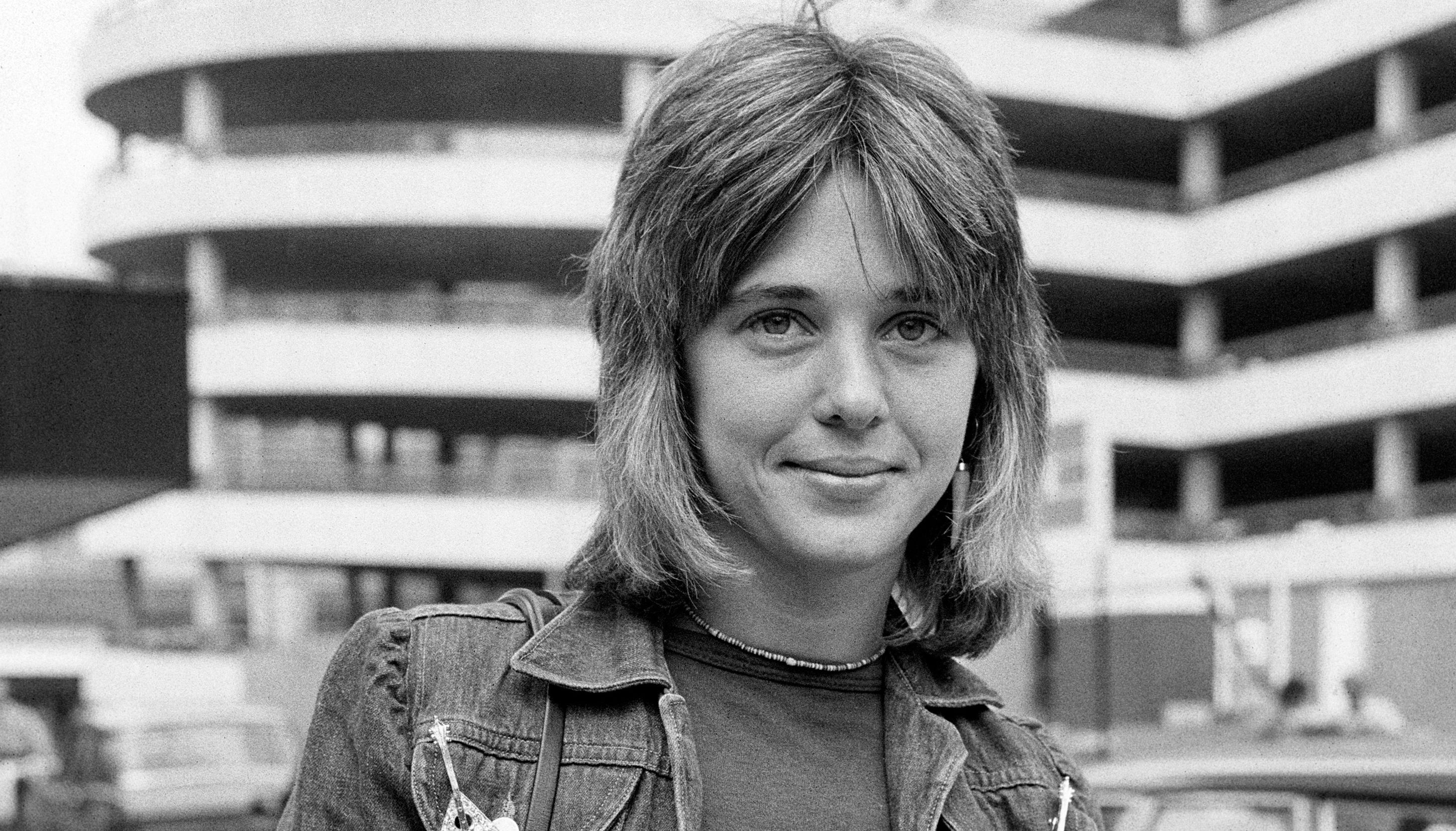 Singer Suzi Quatro in August 1977 .