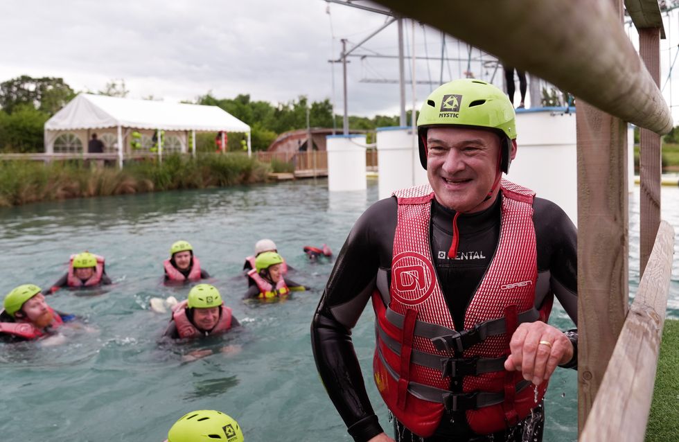 Sir Ed Davey doing some unorthodox campaigning in Henley