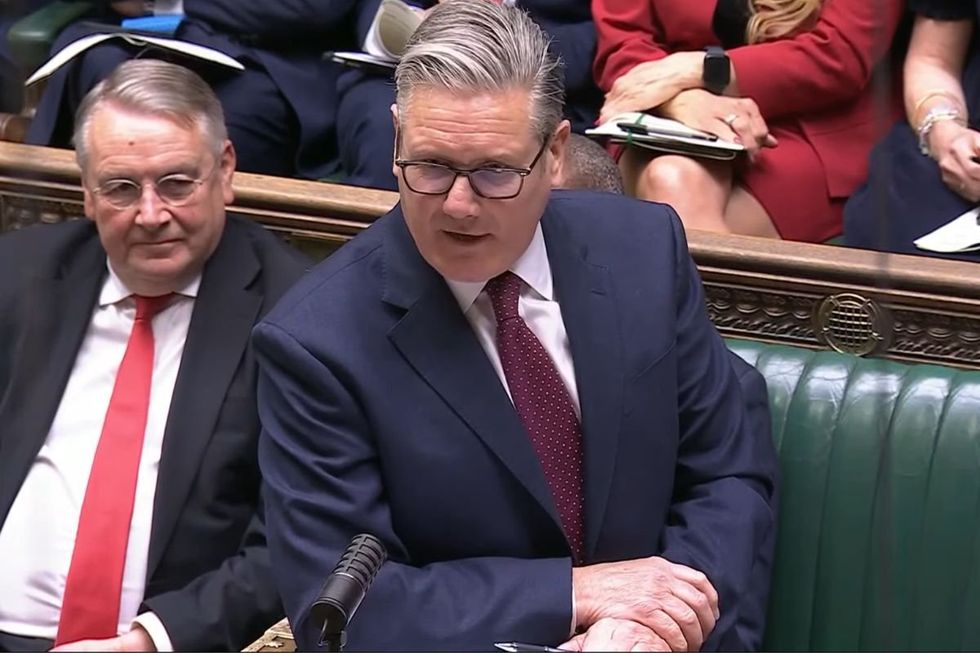Sir Keir Starmer se encontrou hoje com parlamentares nas PMQs