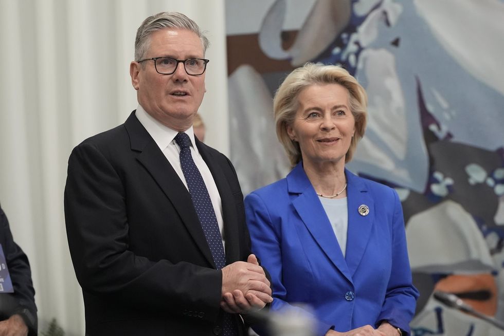 Sir Keir Starmer (left) and Urusla von der Leyen (right)