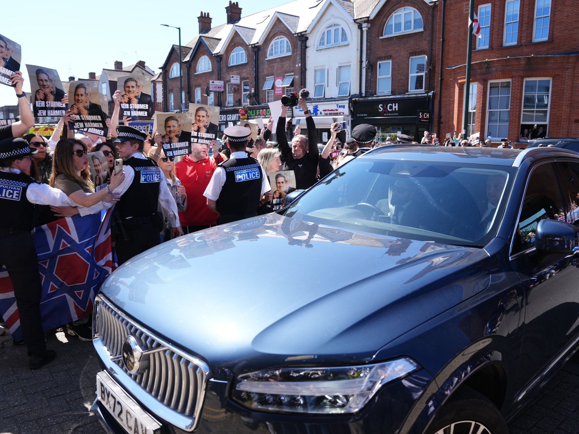 Sir Keir Starmer visits Golders Green