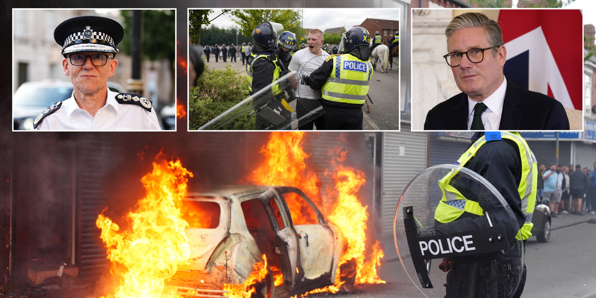 NextImg:Police mobilise THOUSANDS of riot officers as they brace for violence targeting 30 immigration centres in just hours