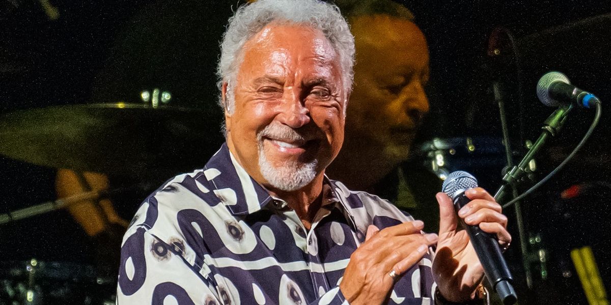 NextImg:Sir Tom Jones, 84, branded 'sensational' at recent UK gig after sharing worrying voice news as fans back star