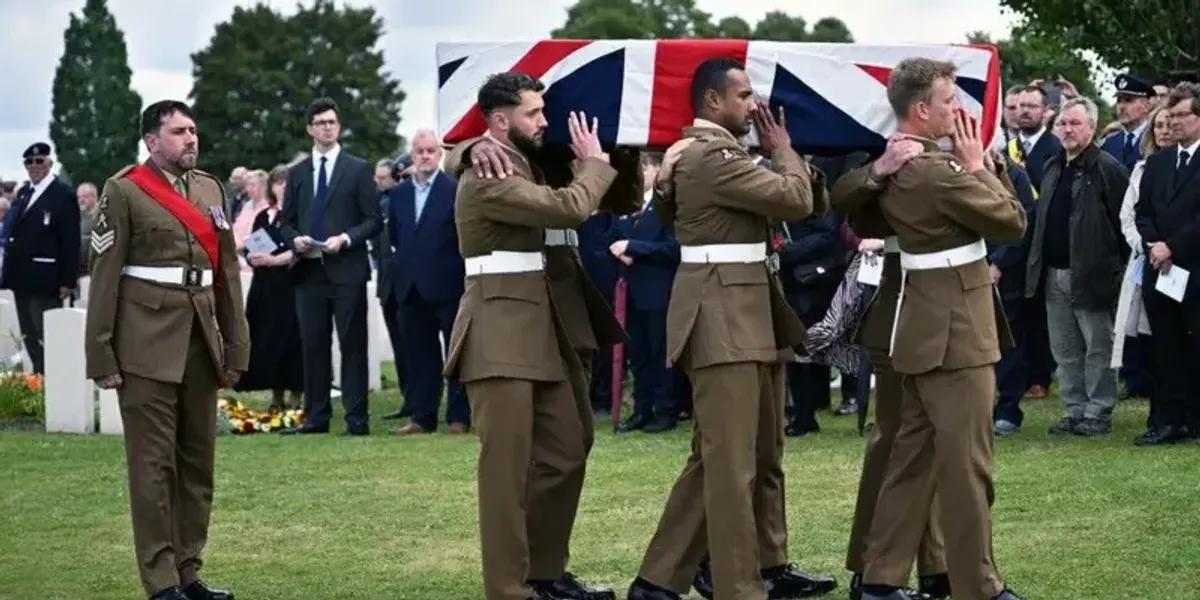 Six British WW1 heroes finally laid to rest more than a century after their deaths