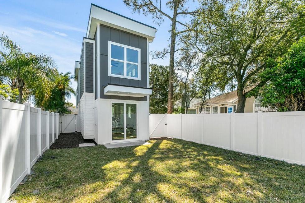 Skinny house in Jacksonville Beach