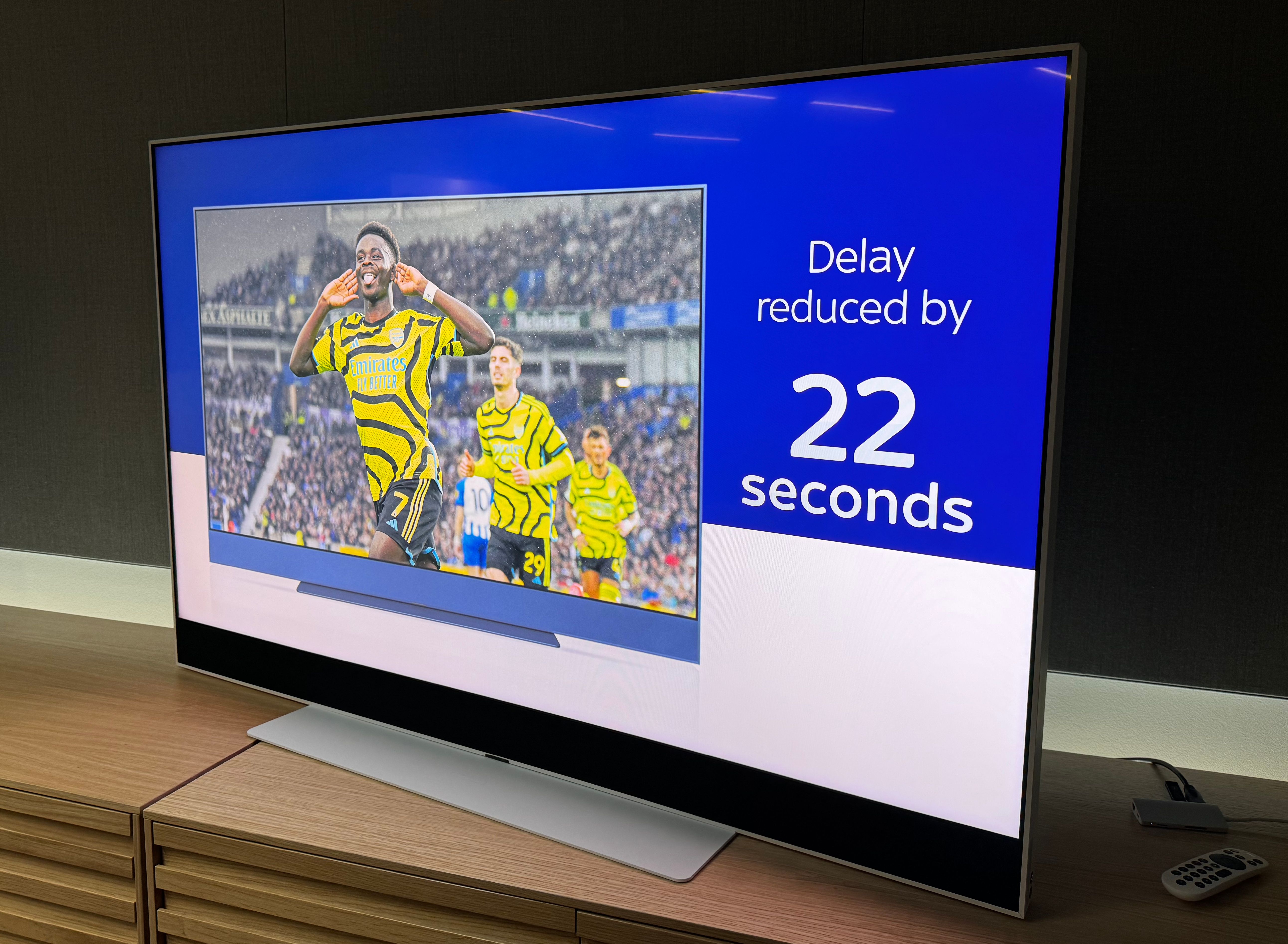sky glass with the 22 second delay announcement pictured on-screen