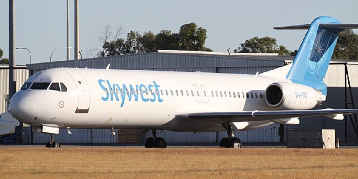 NextImg:SkyWest flight descends into chaos as 4,000-foot drop flings screaming passengers into ceiling