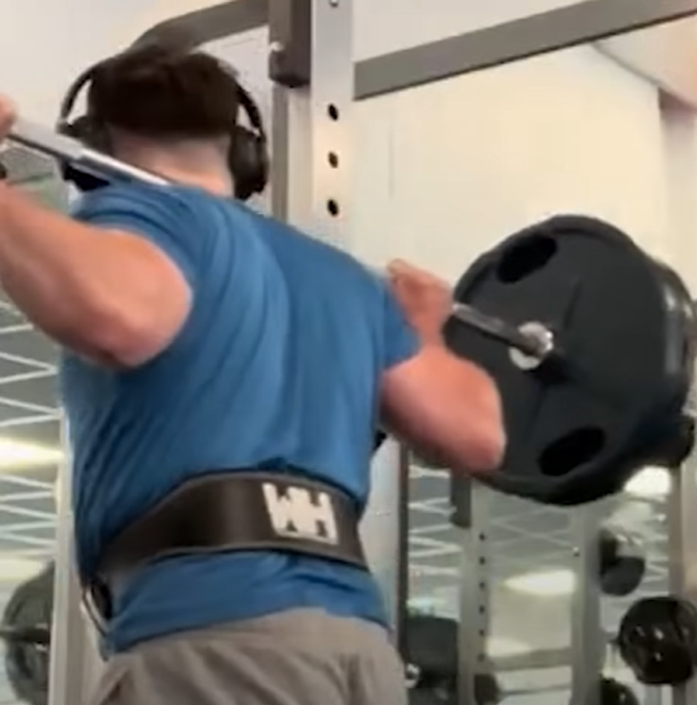 Slimmer James Marsden working out