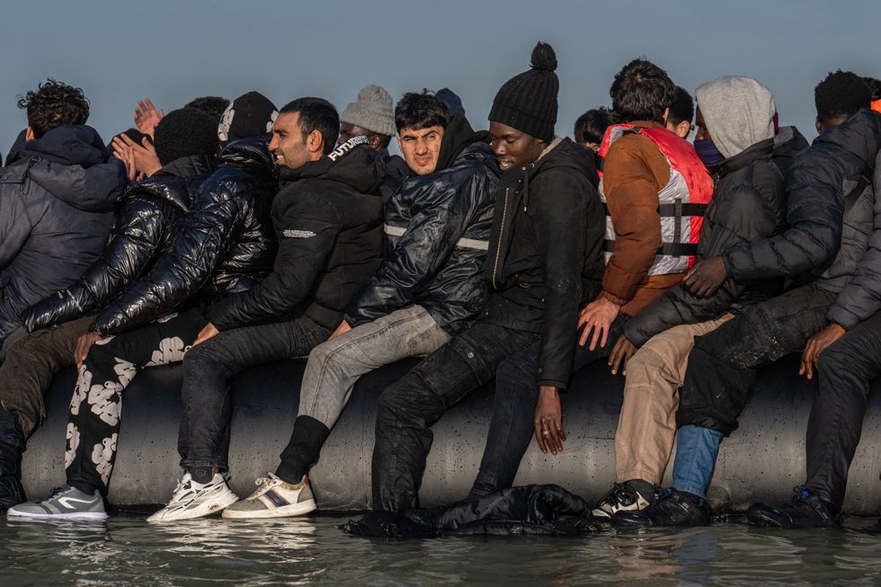 Viajantes de barco pequeno