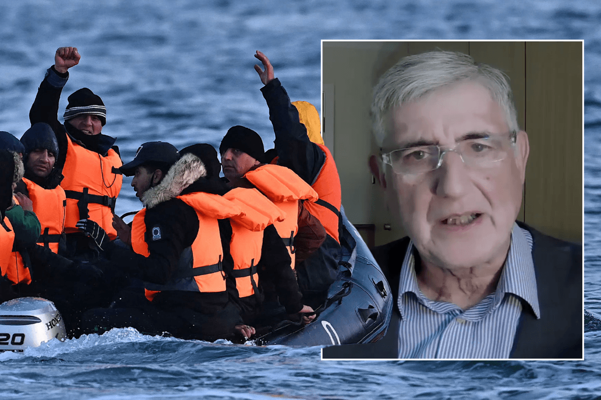 Small boats; Tony Smith