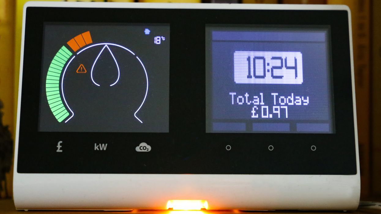 Smart meter shows energy usage and impact on energy bills