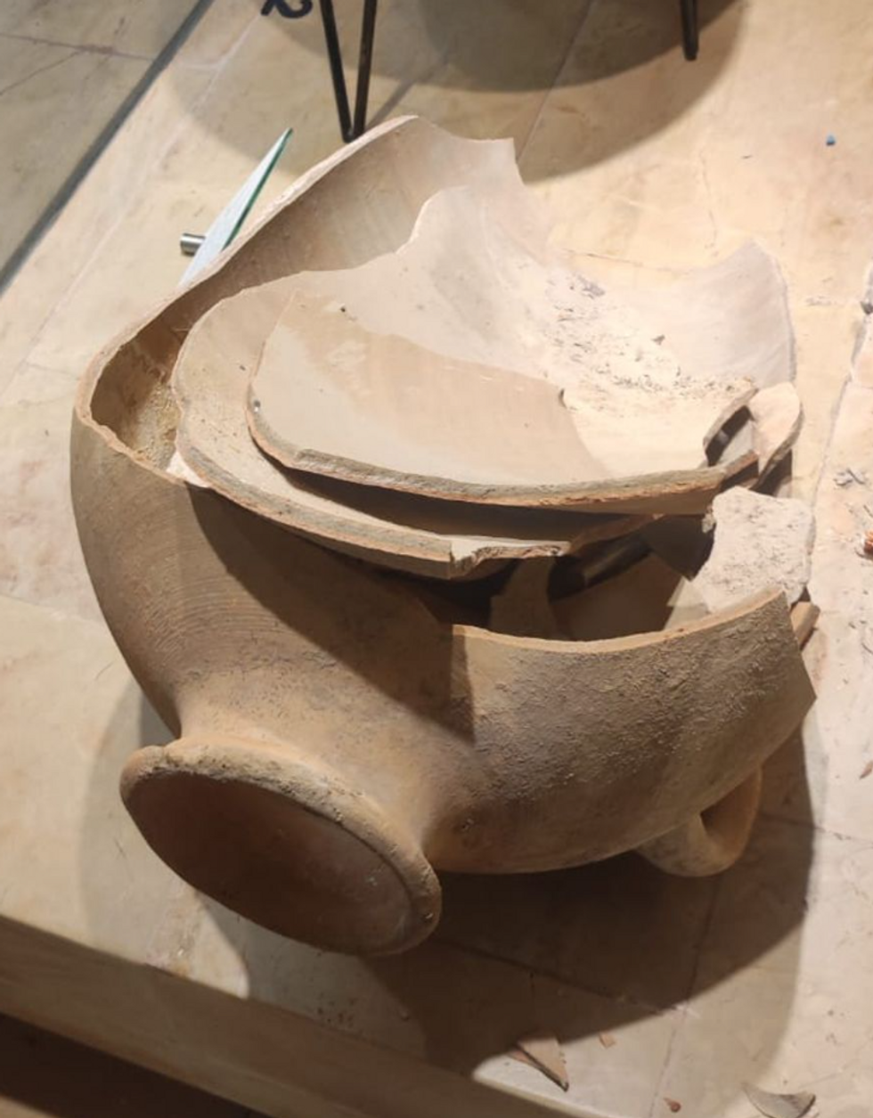 Smashed jar
