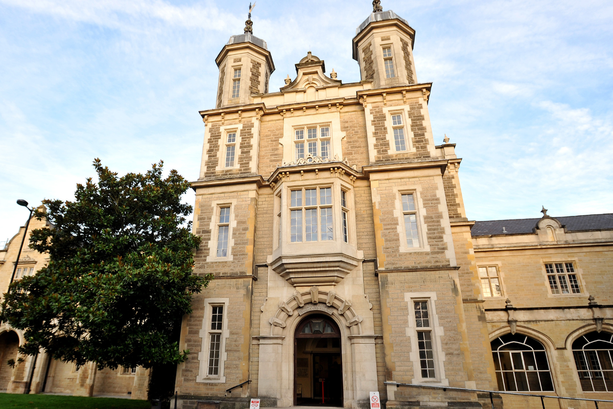 Snaresbrook Crown Court