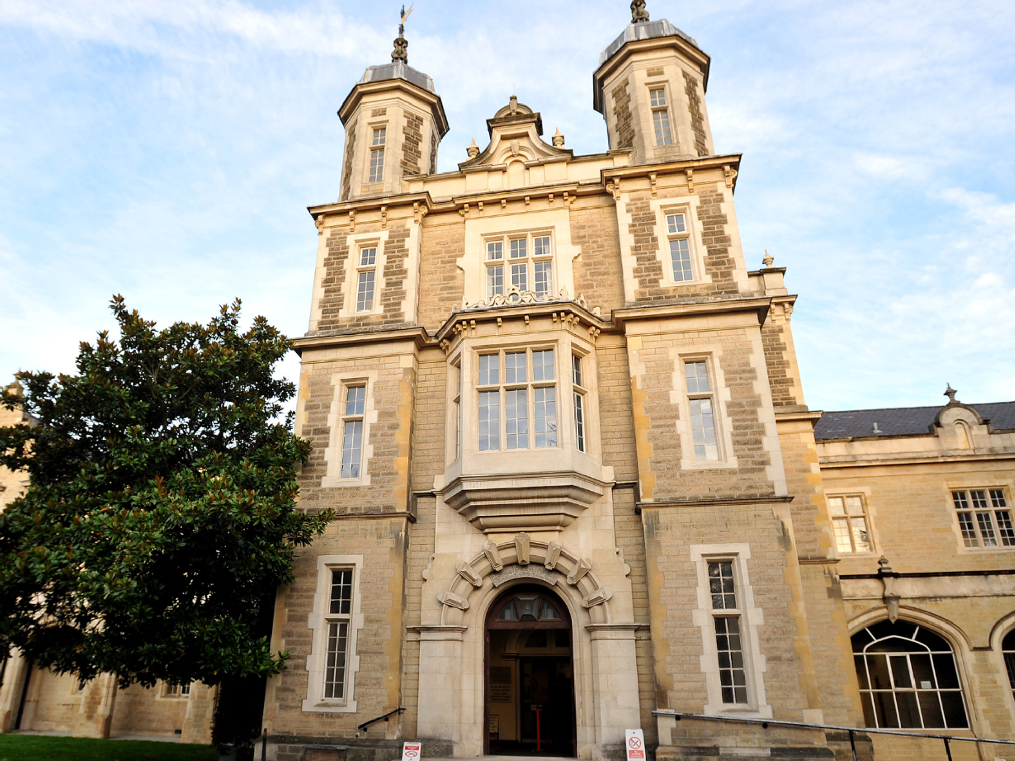 Snaresbrook Crown Court