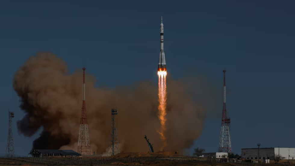 Soyuz 2.1a rocket blasts off to head to the ISS