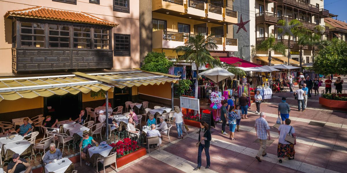 NextImg:UK holidaymakers in Spain warned of 'strict rules' in 'restaurants and shops' that could see them fined up to £500
