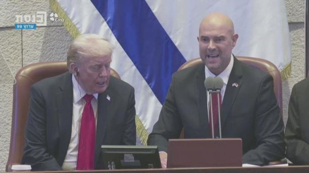 Keir Starmer meets with Emmanuel Macron in Egypt ahead of historic peace deal despite US ambassador slamming 'delusional' Labour