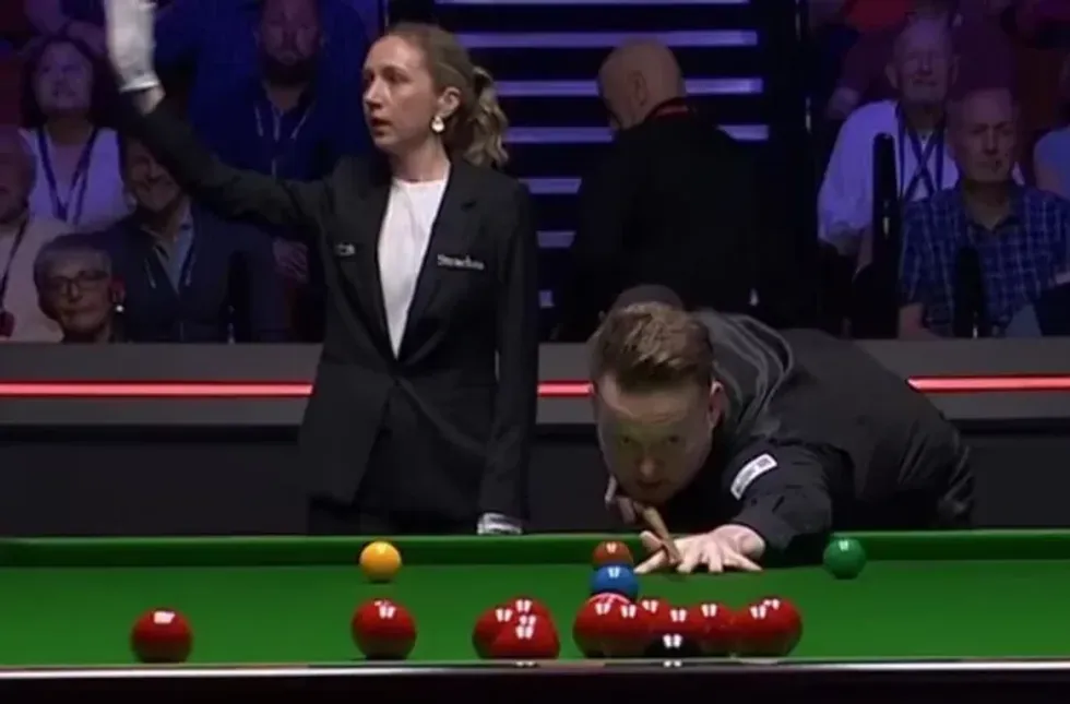 Spectators at the Crucible Theatre received a stern warning from referee Tatiana Woollaston during Saturday's World Championship semi-final between Shaun Murphy and John Higgins after a mobile phone disrupted play