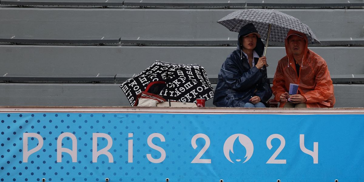 NextImg:Paris Olympics threatened with further chaos as lightning storm warning issued for French capital