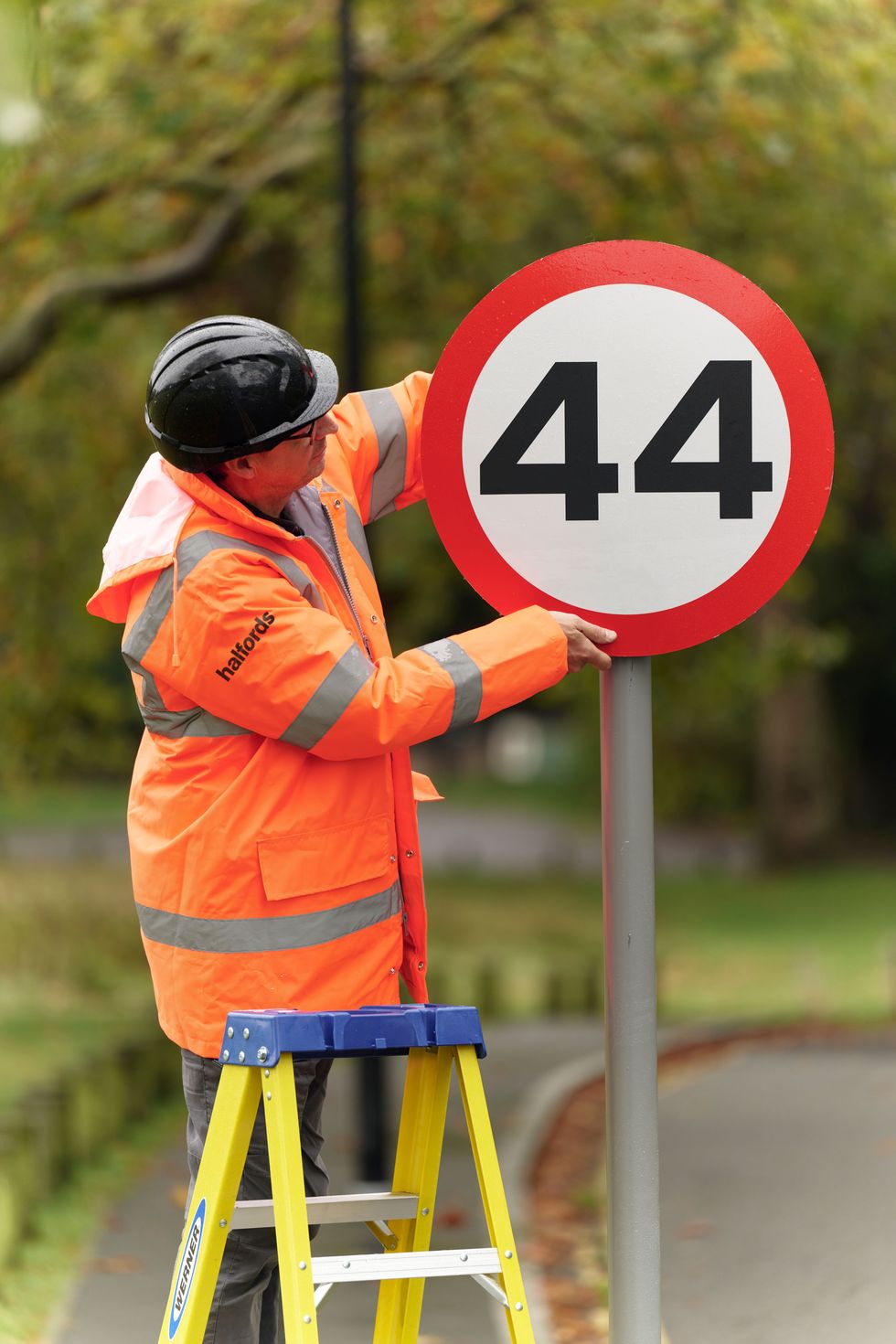 Speed limit change sign