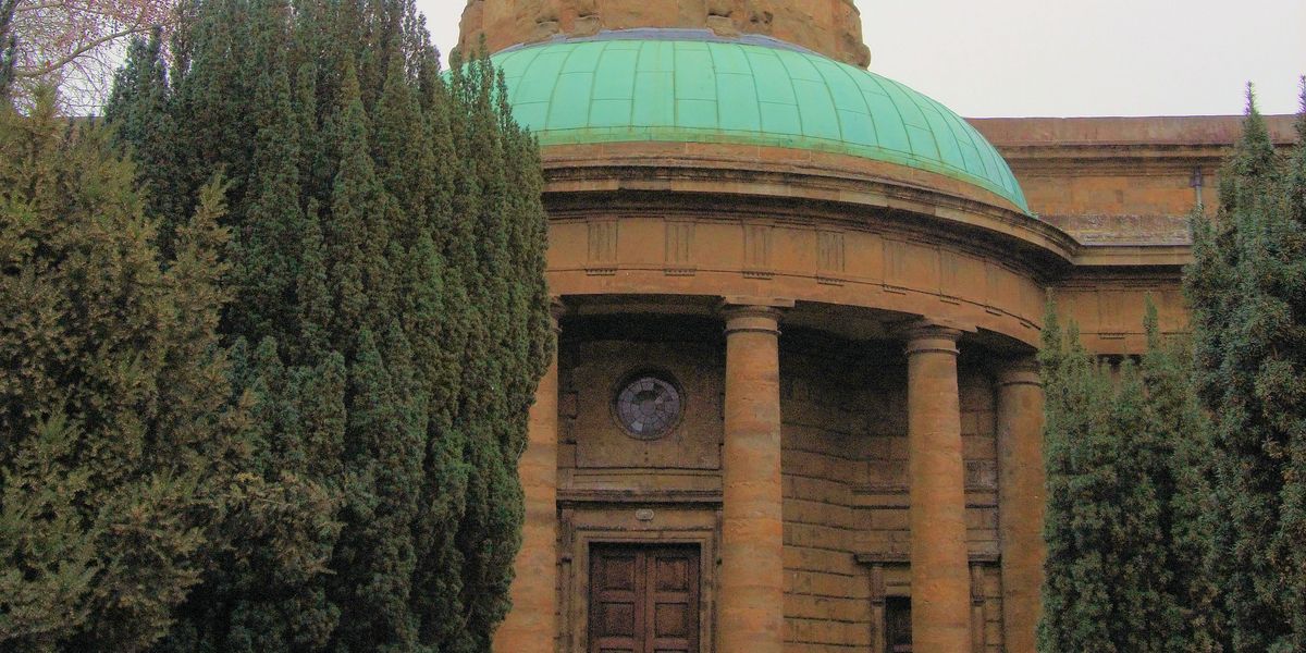 NextImg:Thames Valley Police addresses migrant hotel claims after woman gang-raped in churchyard