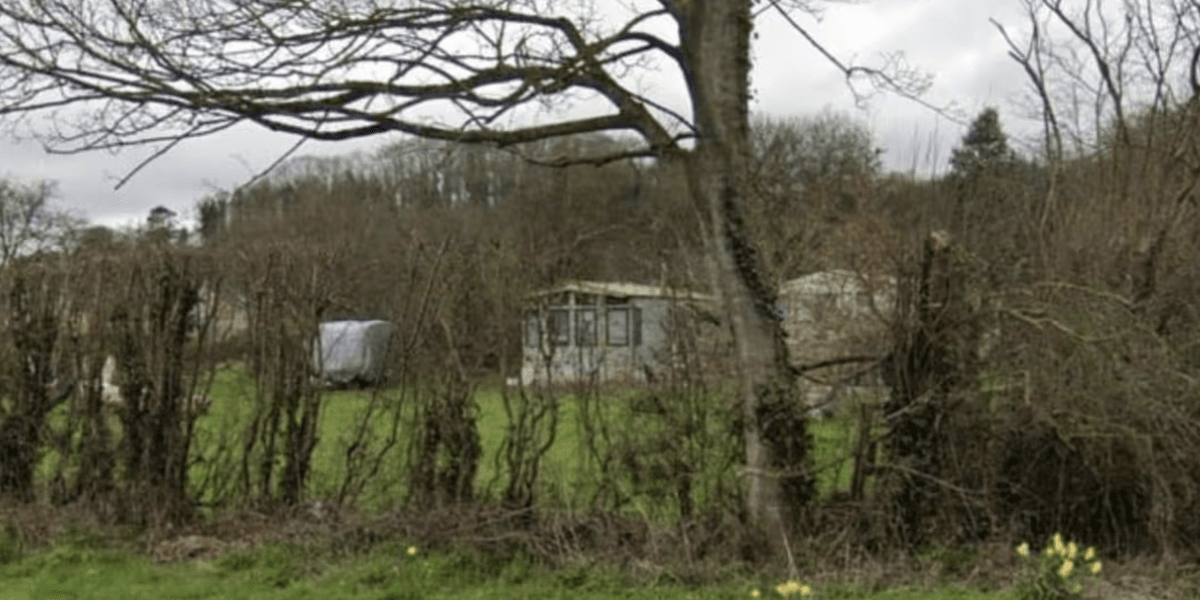 Woman ordered to remove ‘eyesore’ static caravan from picturesque Welsh village Woman ordered to remove ‘eyesore’ static caravan from picturesque Welsh village