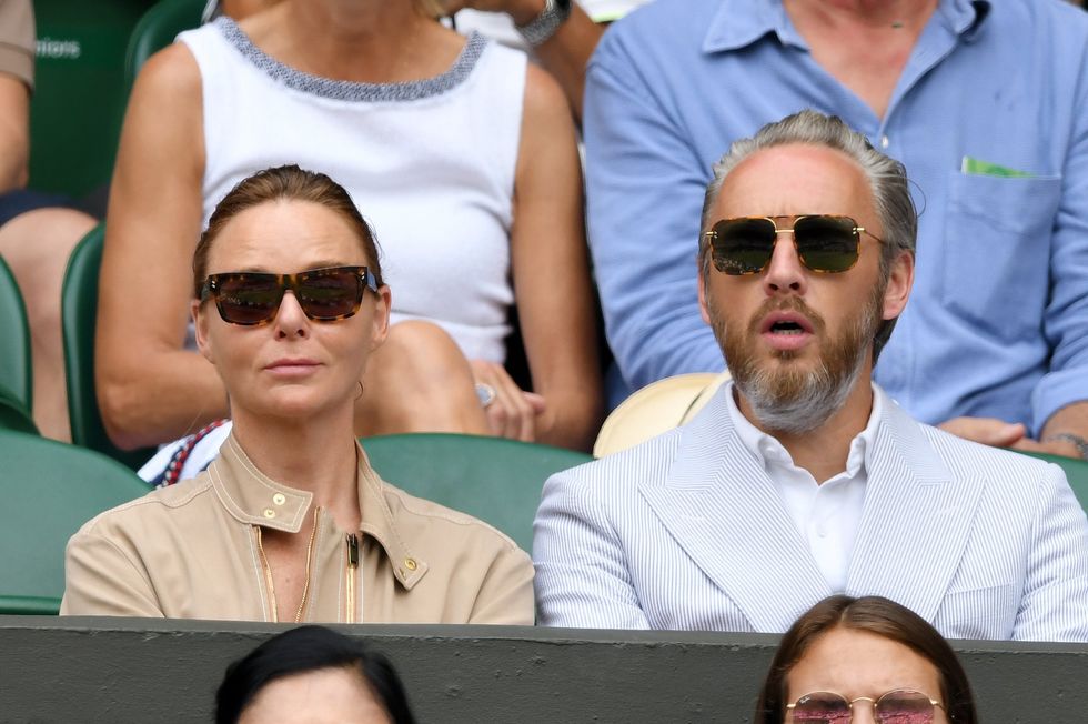 Stella McCartney e marido em Wimbledon