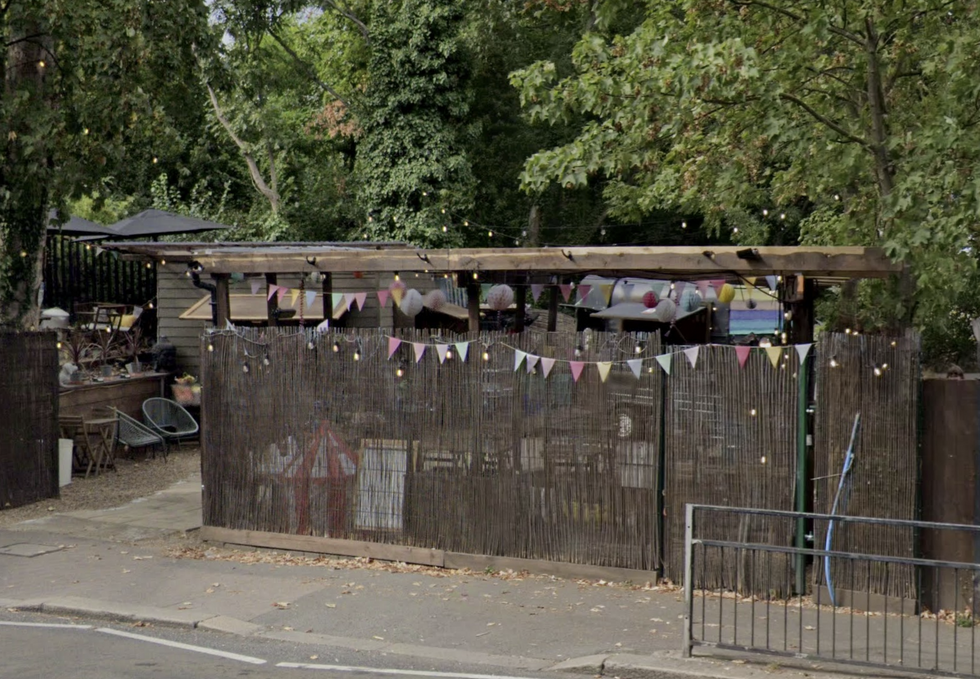 Stephanie's SE21