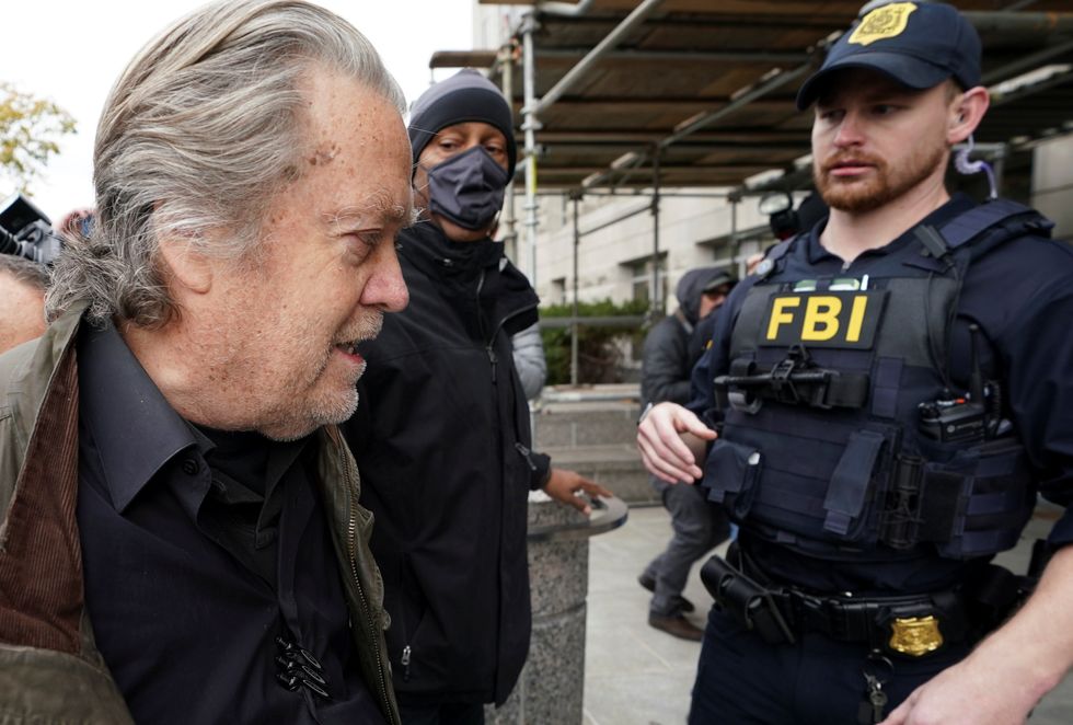 Steve Bannon arrives at FBI office