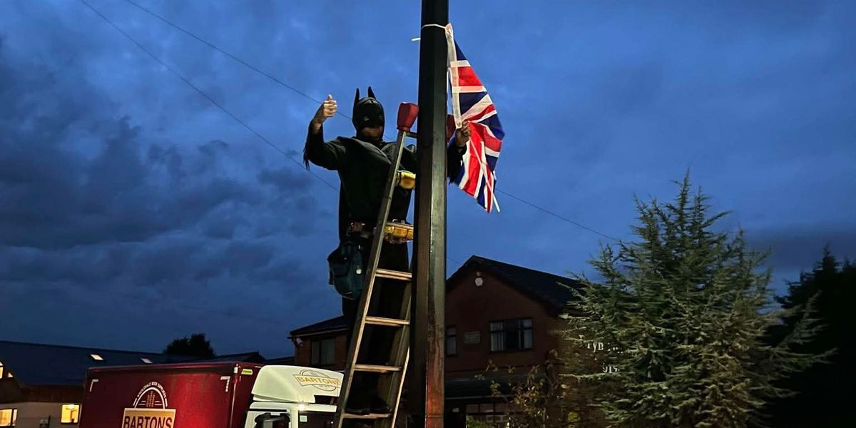 ‘Batman’ teams up with local councillor to put up Union Jacks ‘Batman’ teams up with local councillor to put up Union Jacks