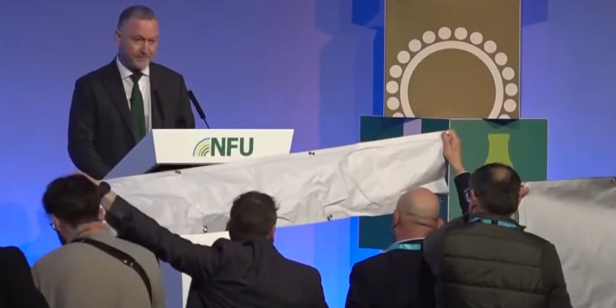 NextImg:‘I’m sorry!’ Reed faces farmers' fury as Labour MP’s speech rocked by ‘tractor tax protest’