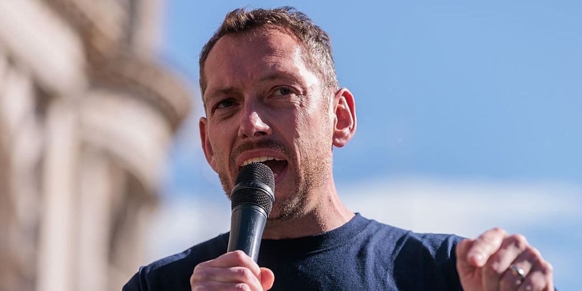 Keir Starmer dealt new blow as union boss calls for leadership change over Lord Mandelson scandal Keir Starmer dealt new blow as union boss calls for leadership change over Lord Mandelson scandal