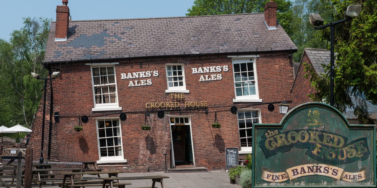 NextImg:‘Stick that in your pipe and smoke it!’ Eamonn Holmes takes swipe at Crooked House pub owners after rebuild order