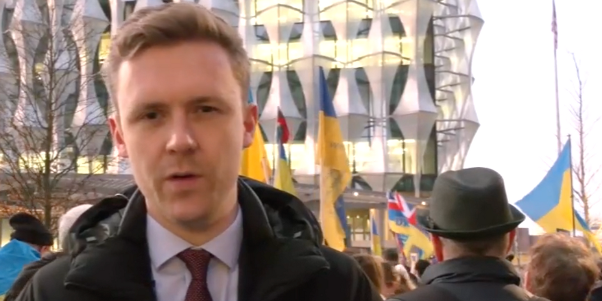 NextImg:WATCH: Anti-Trump protesters descend on London’s US Embassy amid Ukraine fallout