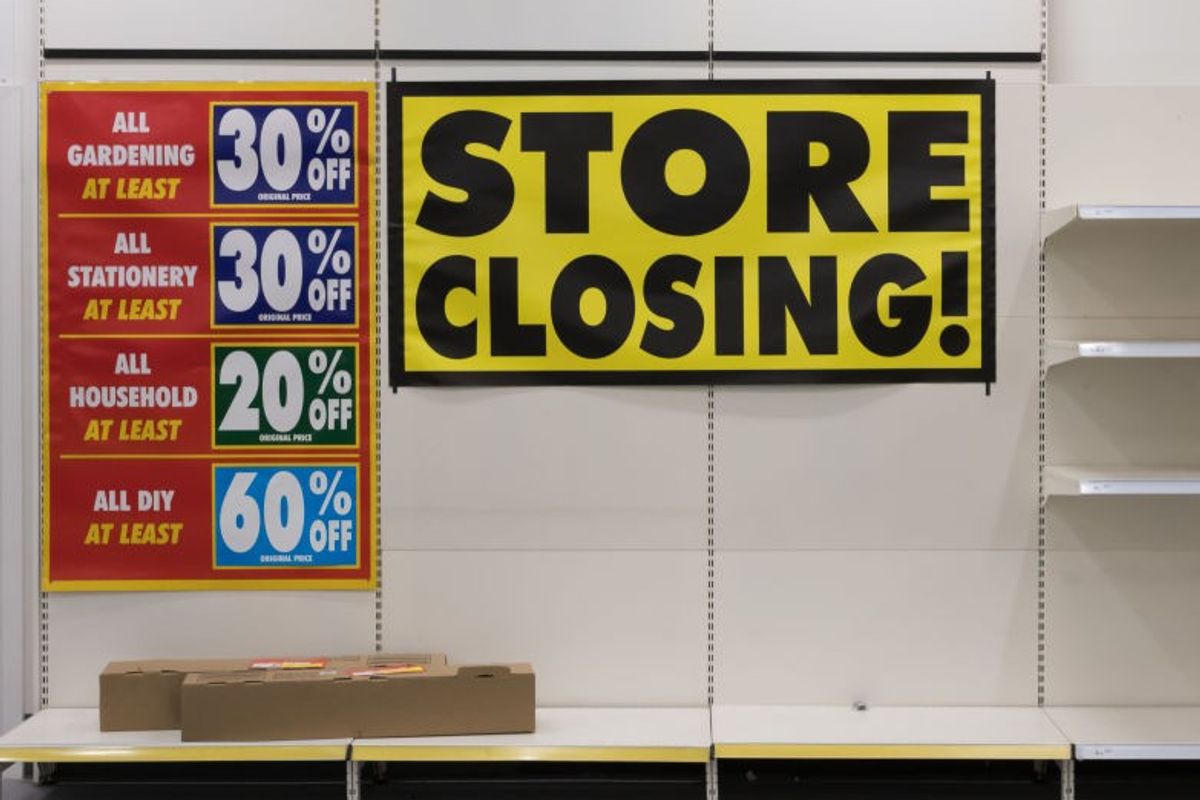 Store closing sign