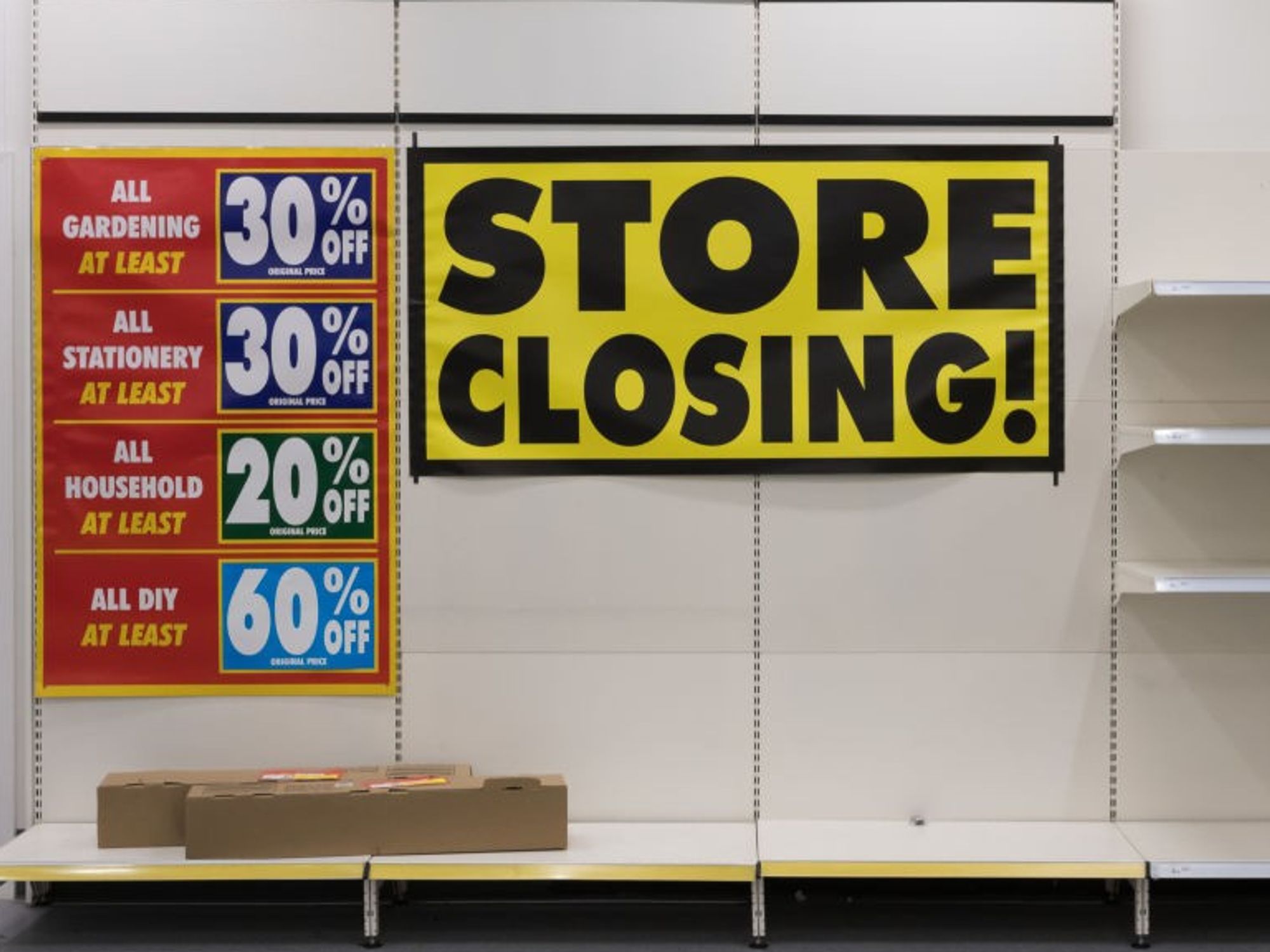 Store closing sign