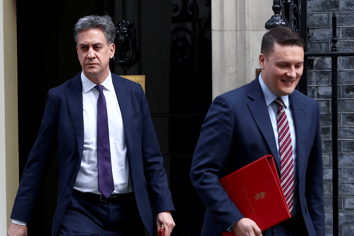 Streeting and Miliband leaving Cabinet