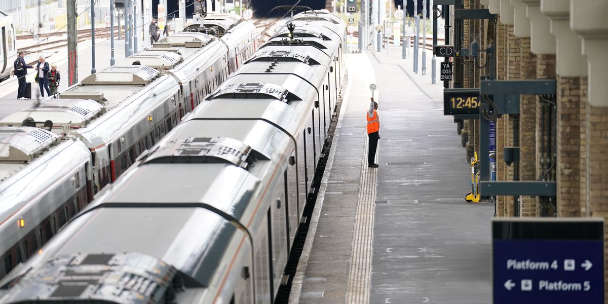 NextImg:Sleigh it right: Network Rail sorry after Christmas message mishap