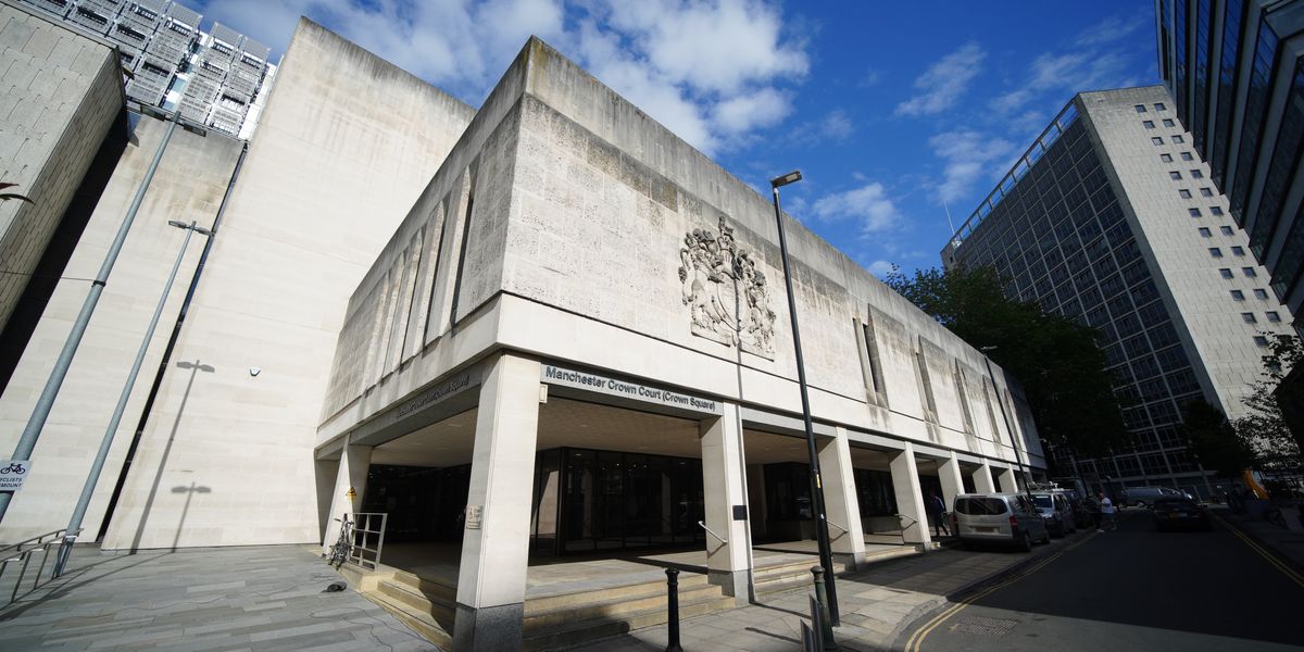 NextImg:Benefits fraudster avoids prison after falsely claiming £56,000 in Universal Credit